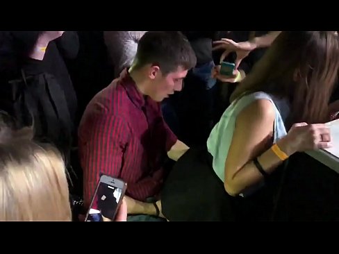 ❤️ Tunay na sex sa isang Russian nightclub. Ang 18-taong-gulang na batang babae na Ruso sa anus at puki ay nakipagkamay sa isang nightclub ️ Porn video sa porn tl.com-porn-kai.ru